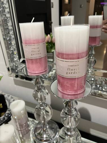 Świeca różowa zapachowa 14 cm 