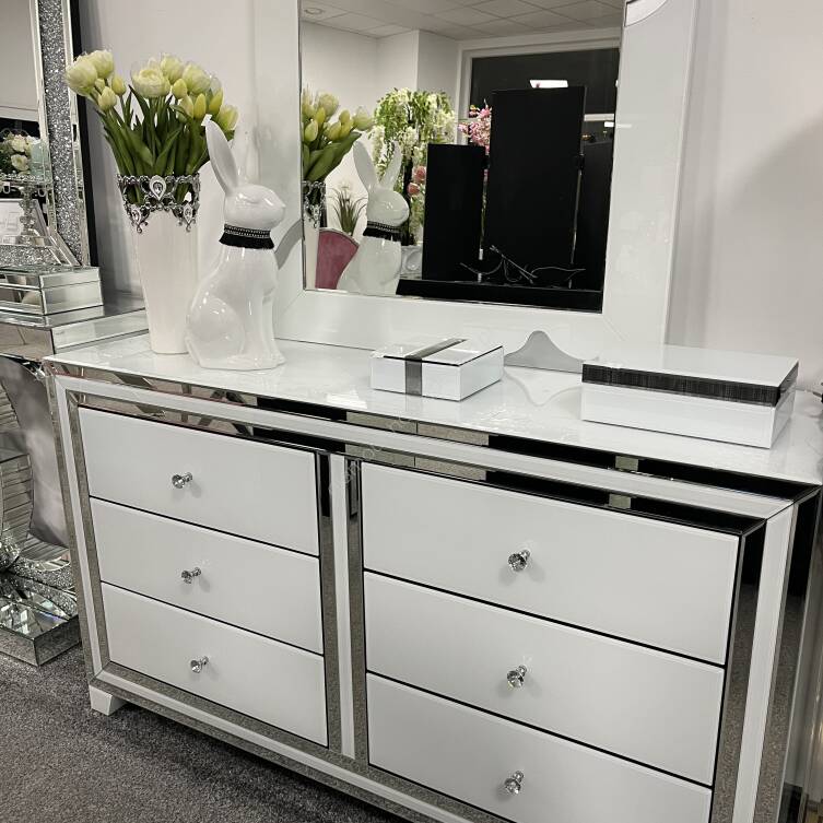 Komoda szklana biała Malibu